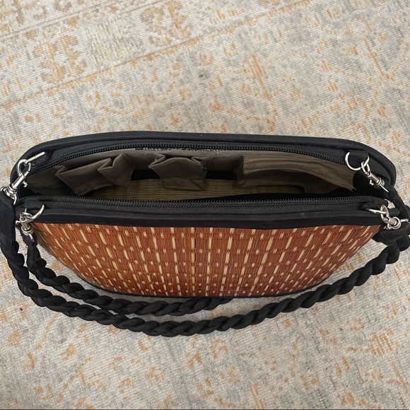 Baskets of Cambodia, vintage zip up “bucket” purse - Picture 7 of 8